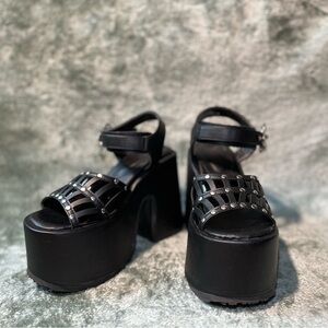 Demonia Camel-17 Sandle heels